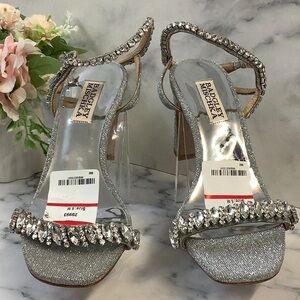 NWT Badgley Mischka Silver Women's Sandals Size 6M
